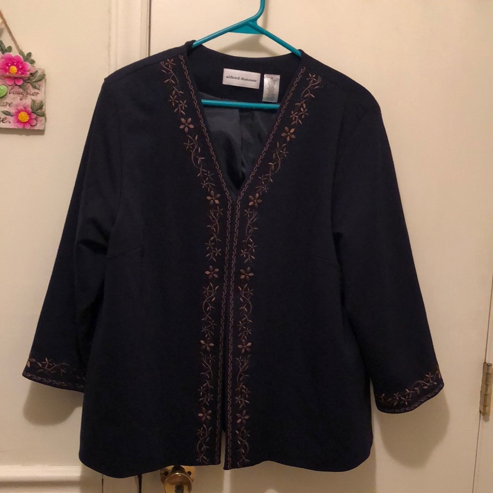 Women’s Alfred Dunner black open jacket size 16
